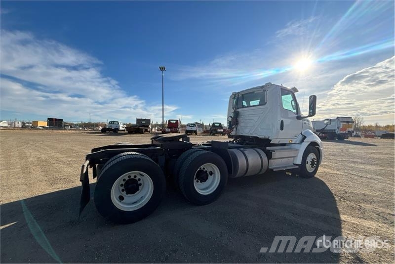International RH613 6x4 T/A Day Cab Truck Tractor Седельные тягачи