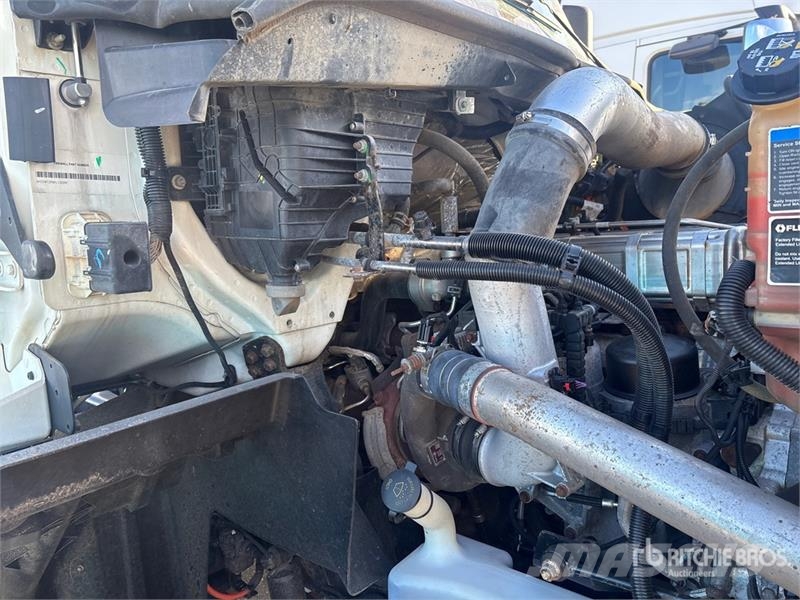 International RH613 6x4 T/A Day Cab Truck Tractor Седельные тягачи