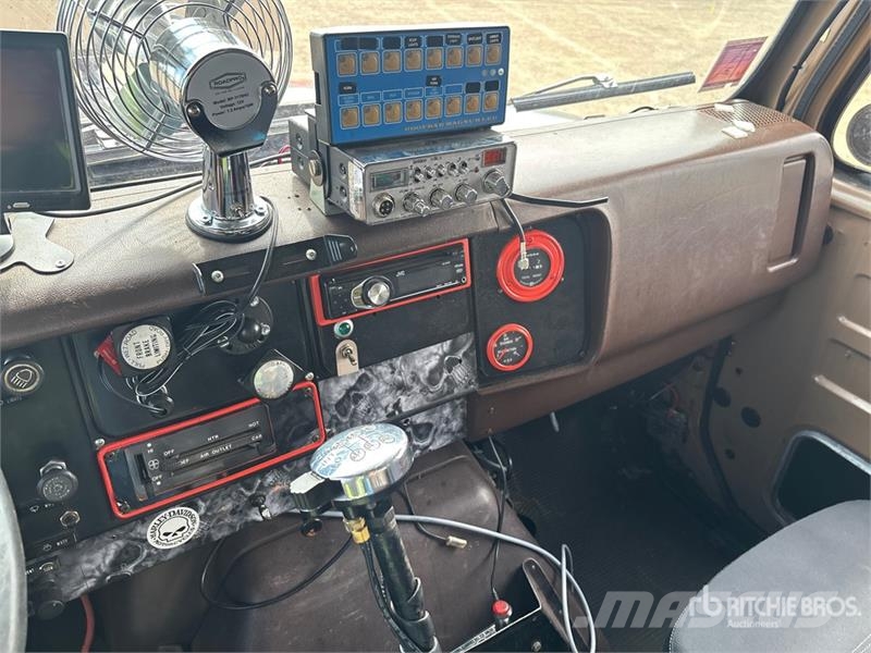 International S1900 4x2 Toy Hauler 其他貨車