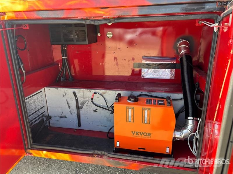 International S1900 4x2 Toy Hauler 其他貨車