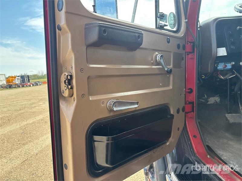 International S1900 4x2 Toy Hauler 其他貨車