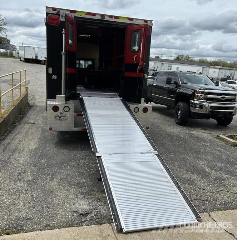 International S1900 4x2 Toy Hauler 其他貨車
