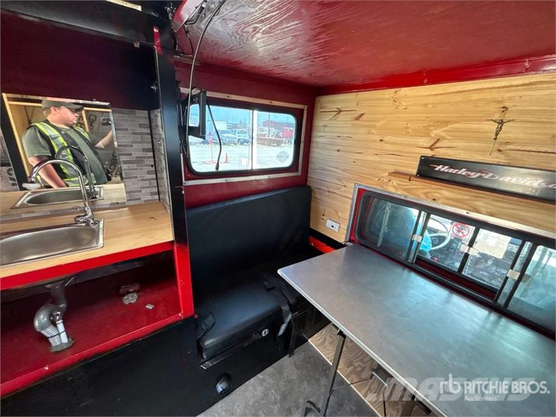 International S1900 4x2 Toy Hauler 其他貨車