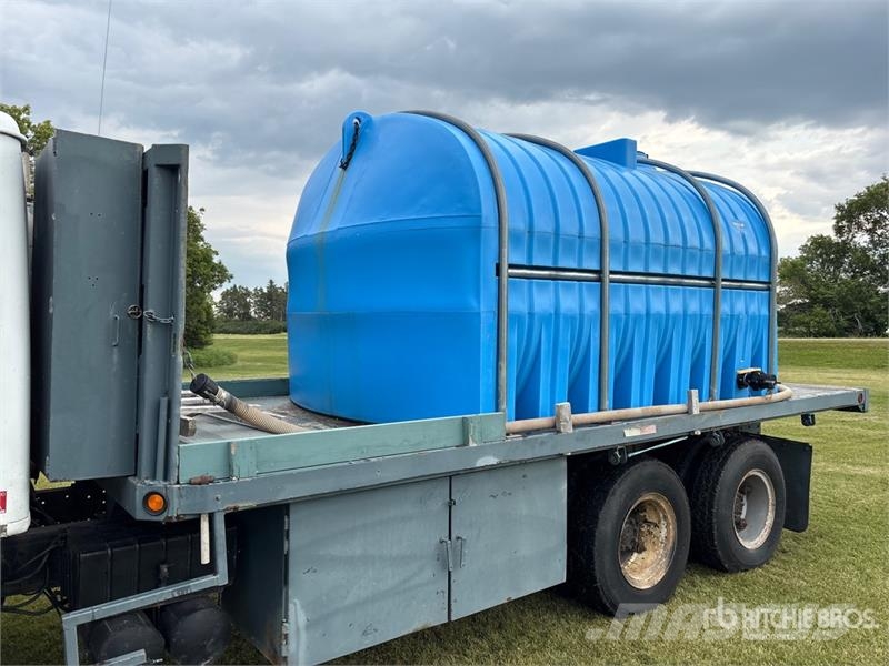 International S2500 6x4 Water Flatbed Truck شاحنات مسطحة/مفصلية الجوانب