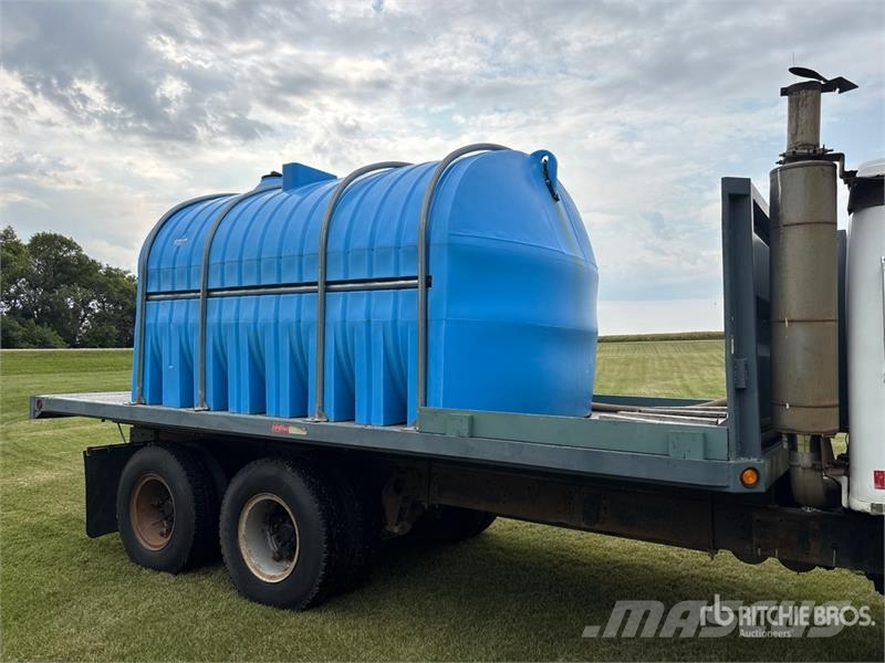International S2500 6x4 Water Flatbed Truck شاحنات مسطحة/مفصلية الجوانب
