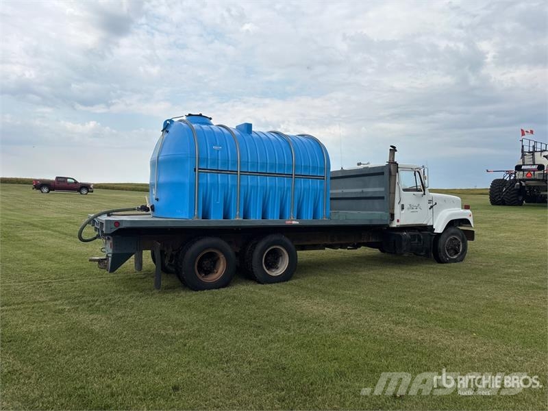 International S2500 6x4 Water Flatbed Truck شاحنات مسطحة/مفصلية الجوانب