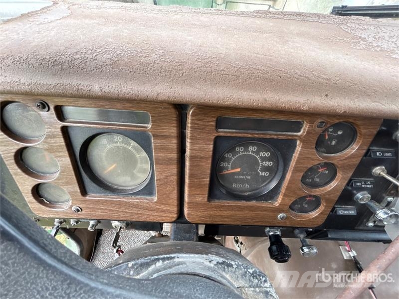 International S2500 6x4 Water Flatbed Truck شاحنات مسطحة/مفصلية الجوانب