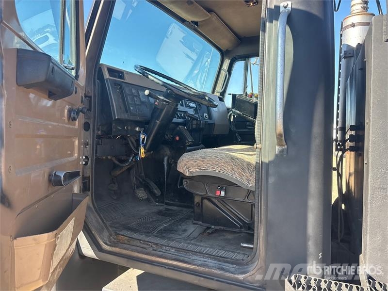 International SA 495 4x2 Plow Snow Plow Truck Komunalna vozila