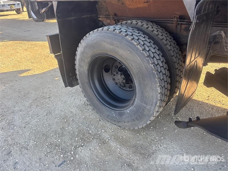 International SA 495 4x2 Plow Snow Plow Truck Komunalna vozila