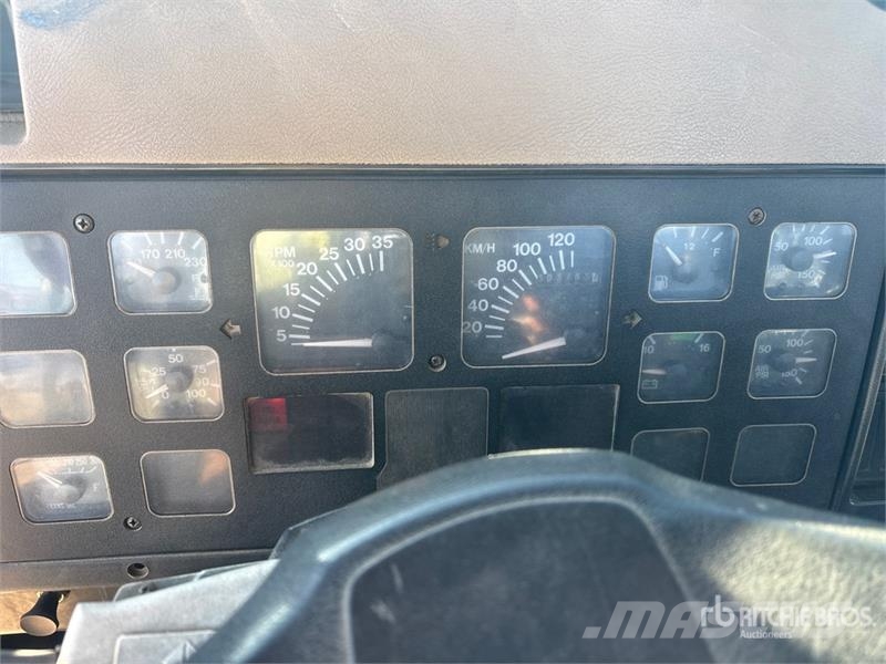 International SA 495 4x2 Plow Snow Plow Truck Komunalna vozila