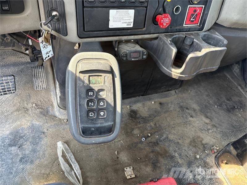 International Terex Commander C6060 on International Workstar 7 Mobiele Boorinstallatie