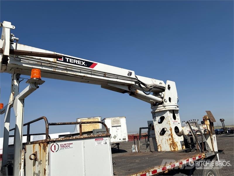 International Terex Commander C6060 on International Workstar 7 Mobiele Boorinstallatie
