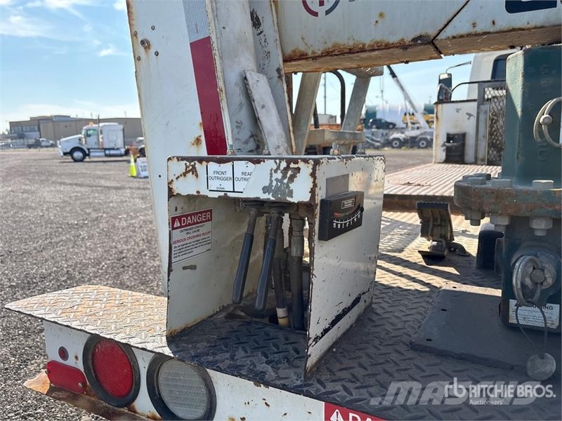 International Terex Commander C6060 on International Workstar 7 Mobiele Boorinstallatie