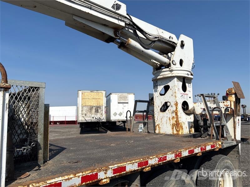 International Terex Commander C6060 on International Workstar 7 Mobiele Boorinstallatie