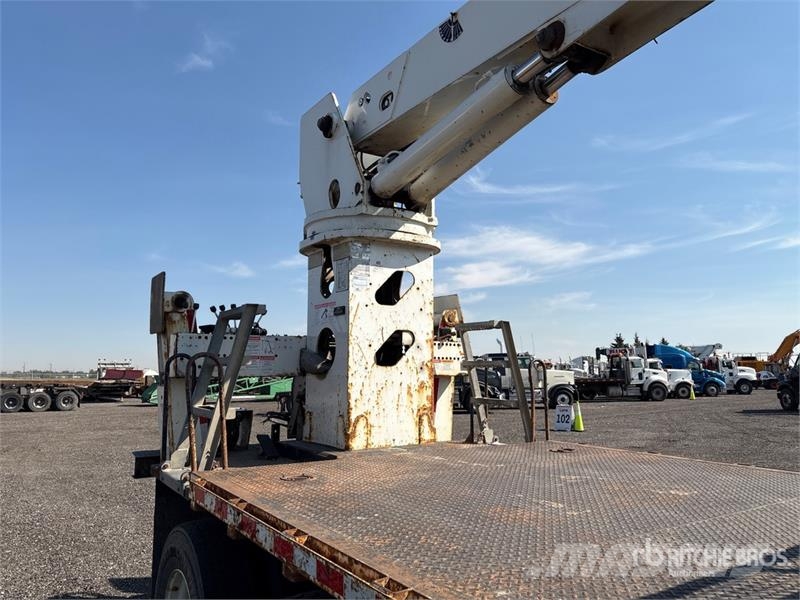 International Terex Commander C6060 on International Workstar 7 Mobiele Boorinstallatie