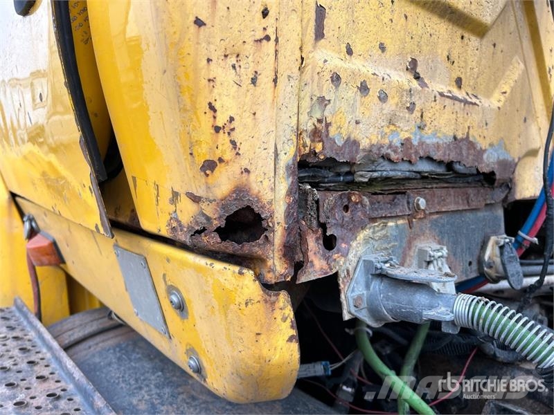 International TranStar 8600 Truck Tractor Units