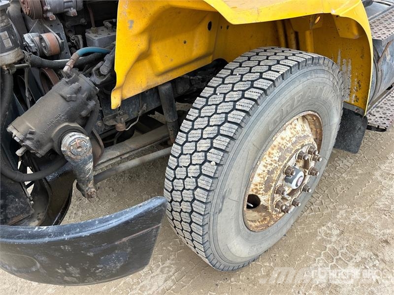 International TranStar 8600 Truck Tractor Units