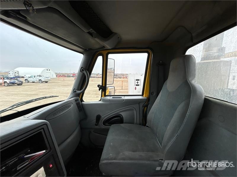 International TranStar 8600 Truck Tractor Units