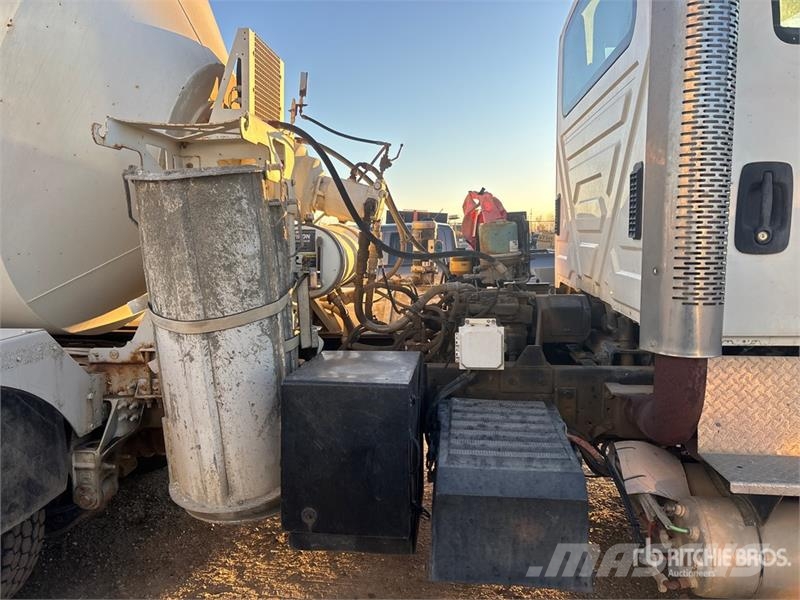 International WorkStar 7600 8x6 Mixer Truck Betooniveokid