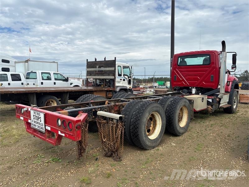 International WorkStar 7600 6x4 Cab and Chassis (Inoperable) Кабини