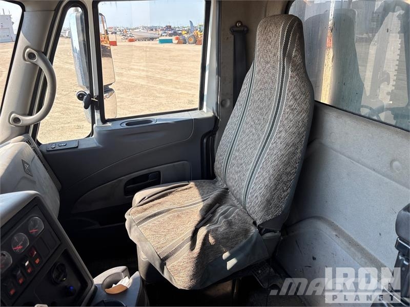 International Workstar 7400 6x4 Wireline Logging Truck Equipamiento para el procesado