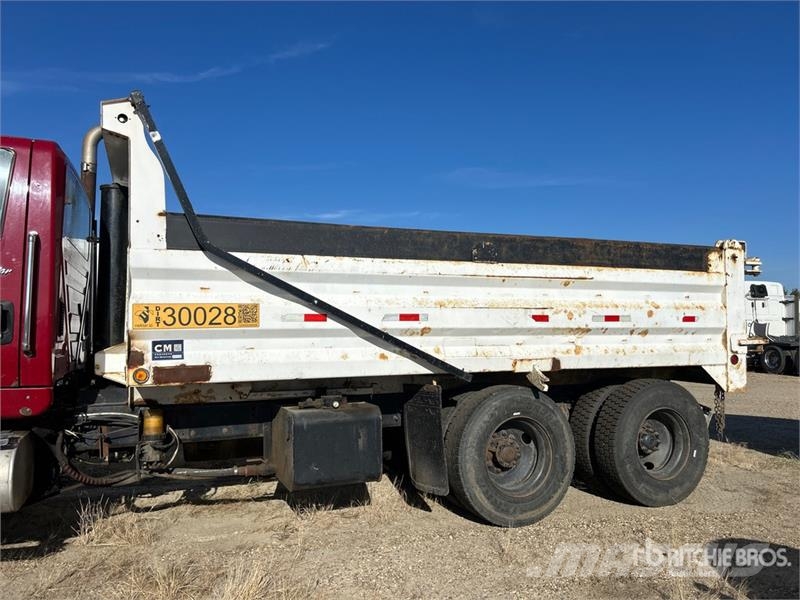 International WorkStar 7600 Tipper trucks