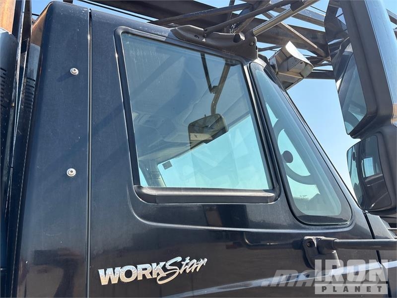 International Workstar 7400 6x4 Wireline Logging Truck Equipamiento para el procesado