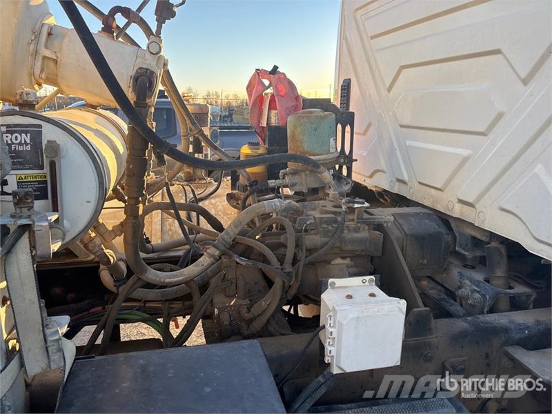 International WorkStar 7600 8x6 Mixer Truck Betooniveokid