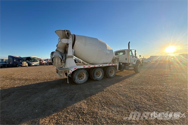 International WorkStar 7600 8x6 Mixer Truck Betooniveokid