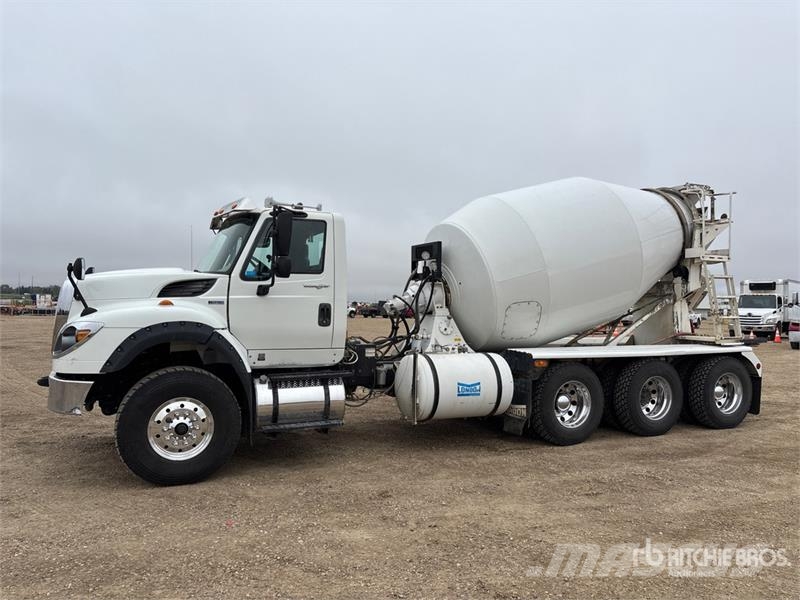 International WorkStar 7600 8x6 Mixer Truck Betonmischer