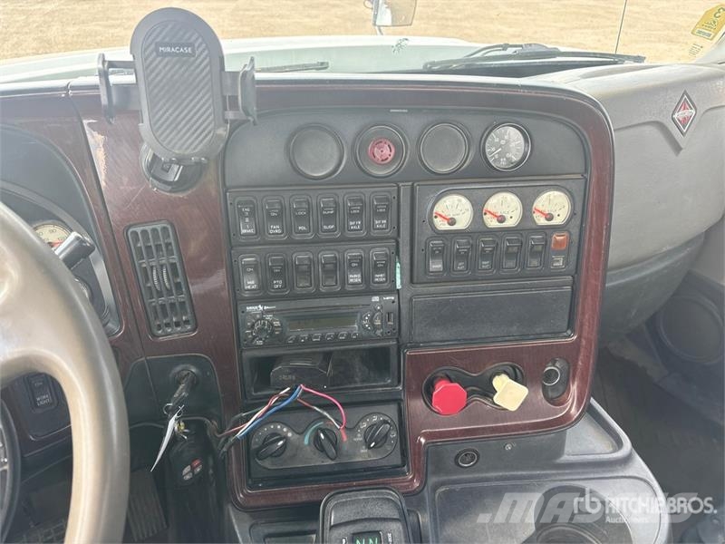 International WorkStar 7600 Camiones bañeras basculantes o volquetes