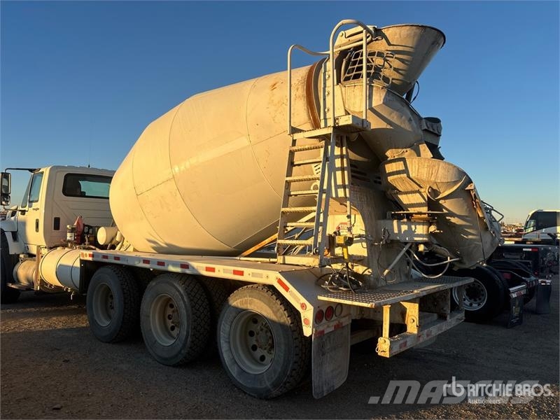 International WorkStar 7600 8x6 Mixer Truck Betooniveokid