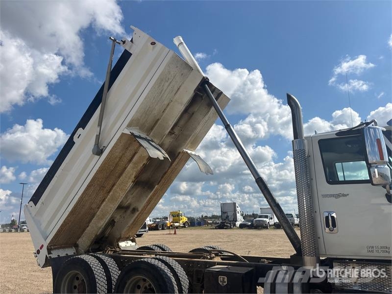 International WorkStar 7600 Camiones bañeras basculantes o volquetes