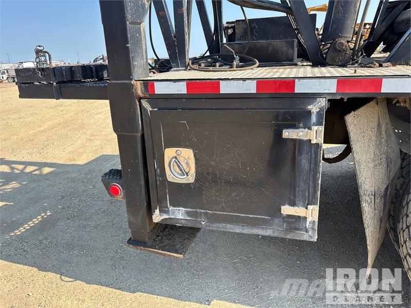 International Workstar 7400 6x4 Wireline Logging Truck Equipamiento para el procesado