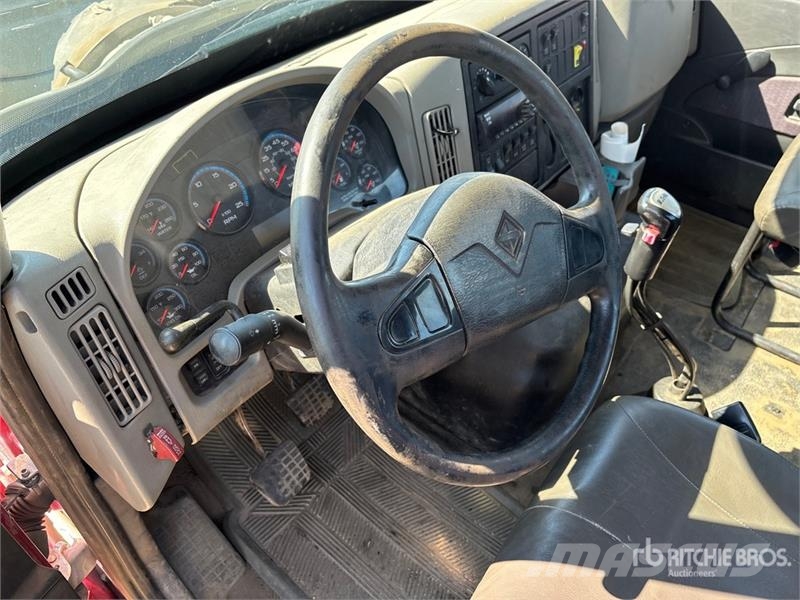International WorkStar 7600 6x4 Cab and Chassis (Inoperable) Кабини