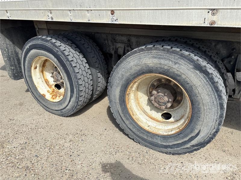International WorkStar 7500 Extended Cab 6x4 Van Truck Box trucks