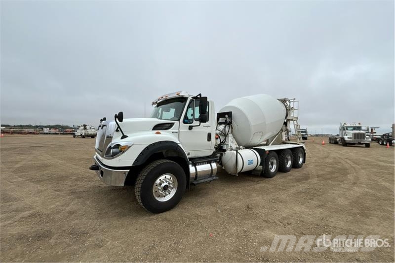 International WorkStar 7600 8x6 Mixer Truck Betonmischer