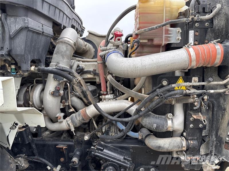 International WorkStar 7600 8x6 Mixer Truck Betonmischer