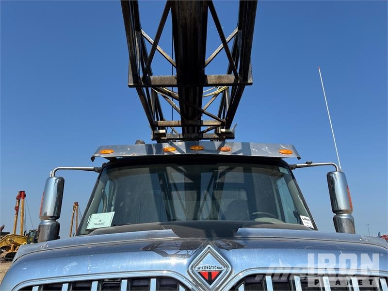 International Workstar 7400 6x4 Wireline Logging Truck Equipamiento para el procesado