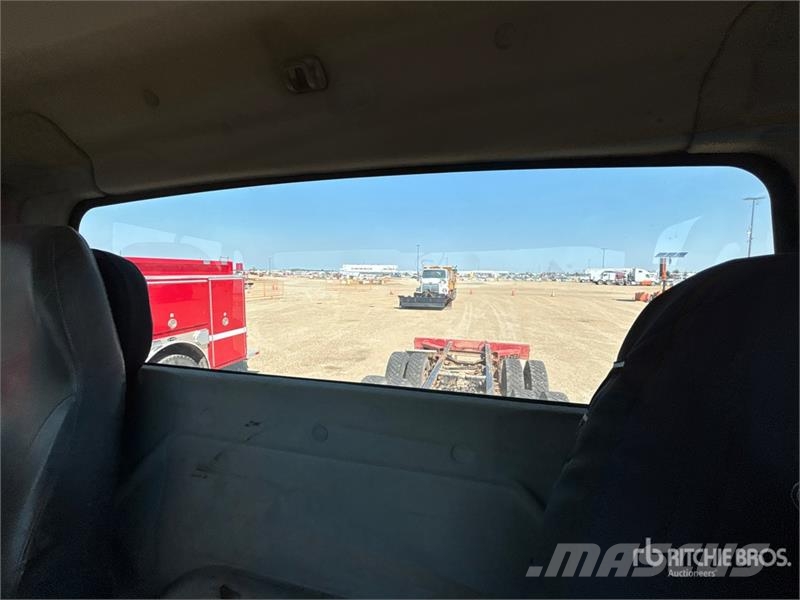International WorkStar 7600 6x4 Cab and Chassis (Inoperable) Кабини