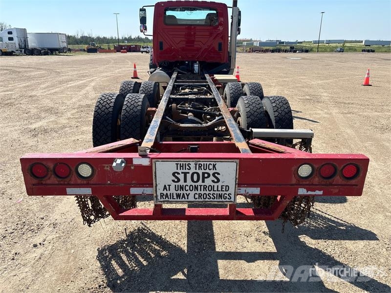 International WorkStar 7600 6x4 Cab and Chassis (Inoperable) Кабини