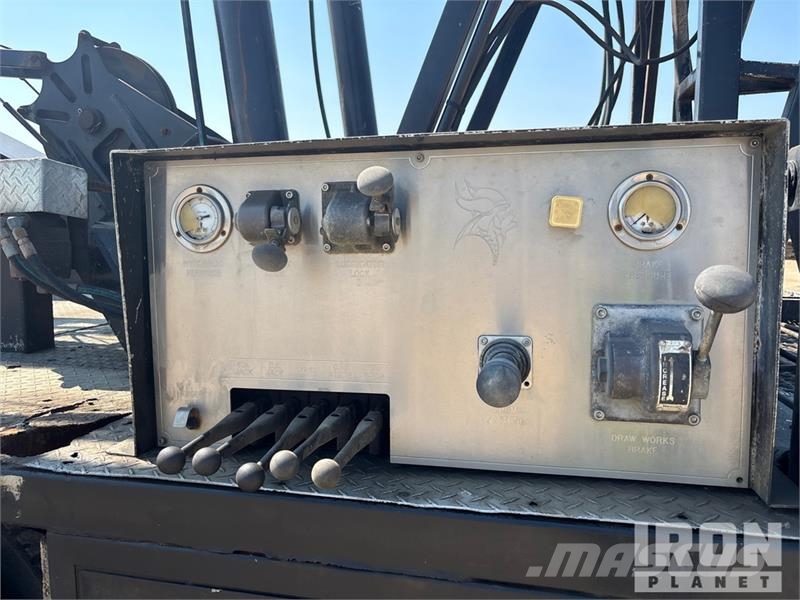 International Workstar 7400 6x4 Wireline Logging Truck Equipamiento para el procesado