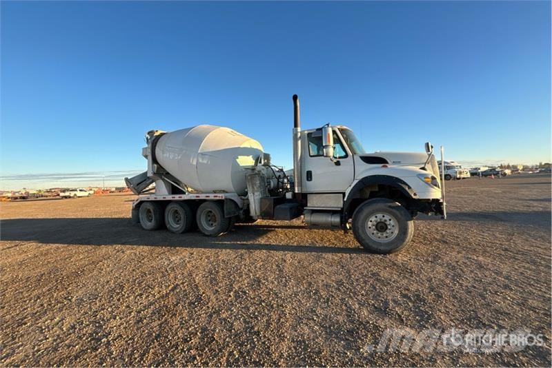 International WorkStar 7600 8x6 Mixer Truck Betooniveokid