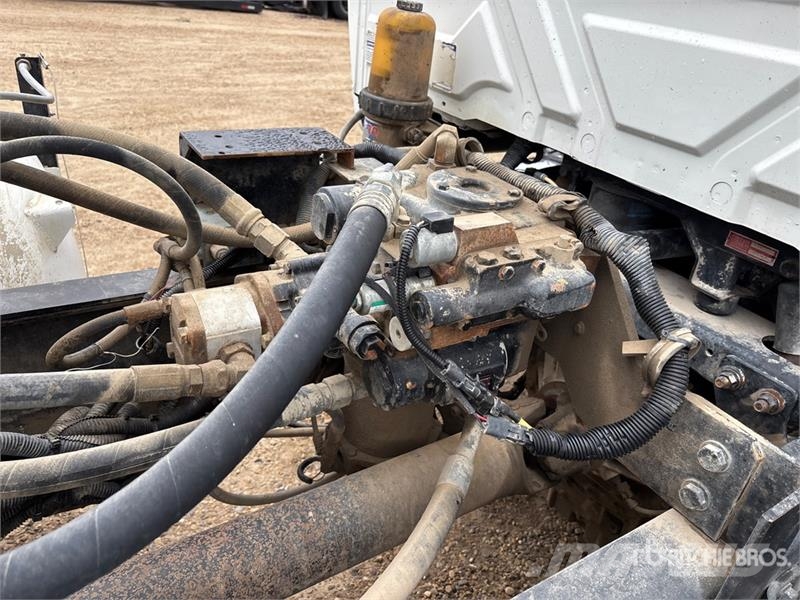 International WorkStar 7600 8x6 Mixer Truck Betonmischer