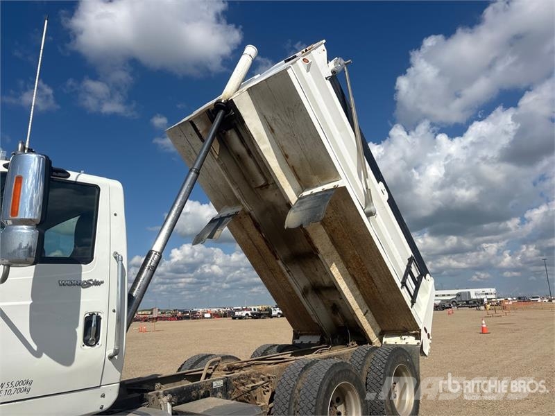 International WorkStar 7600 Camiones bañeras basculantes o volquetes