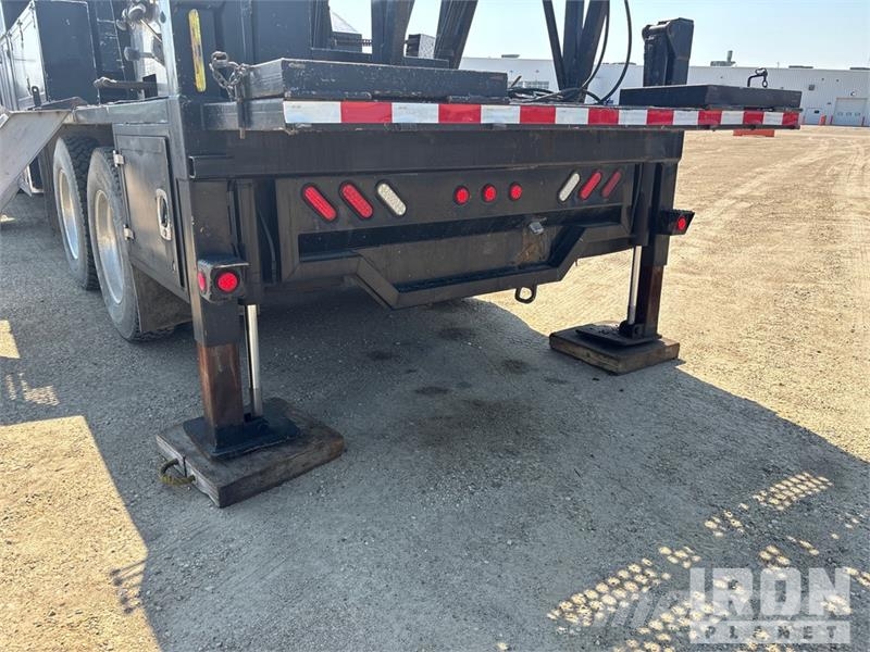 International Workstar 7400 6x4 Wireline Logging Truck Equipamiento para el procesado
