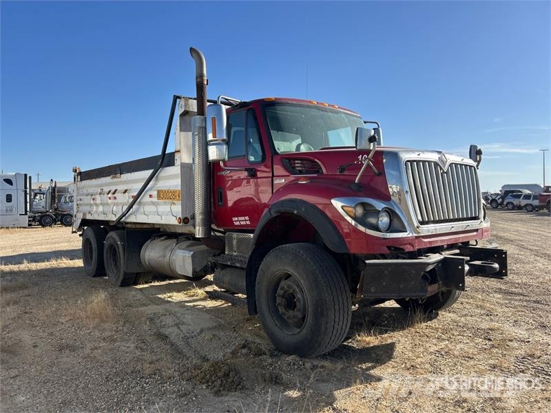 International WorkStar 7600 Tipper trucks
