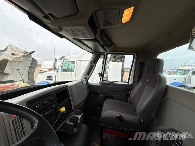 International WorkStar 7600 8x6 Mixer Truck Betonmischer