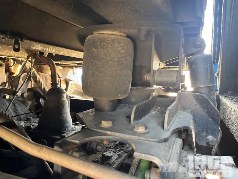 International Workstar 7400 6x4 Wireline Logging Truck Equipamiento para el procesado
