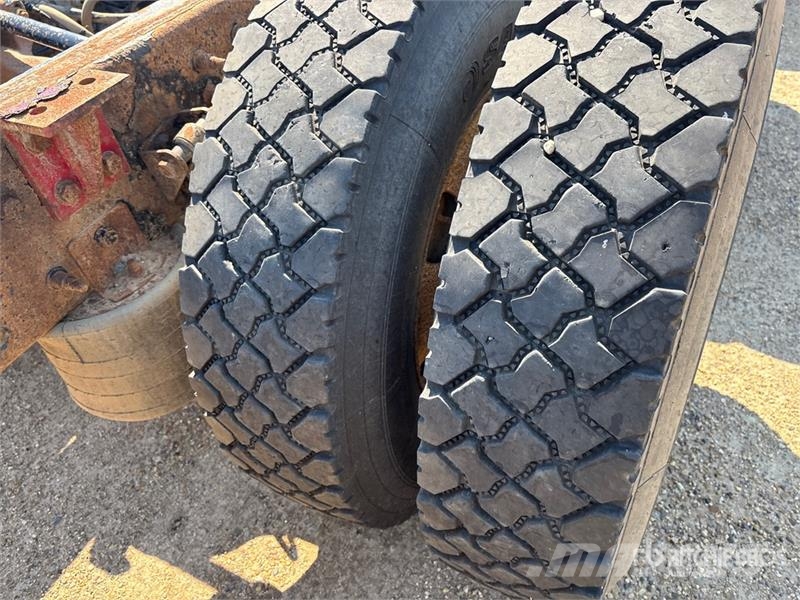 International WorkStar 7600 6x4 Cab and Chassis (Inoperable) Кабини